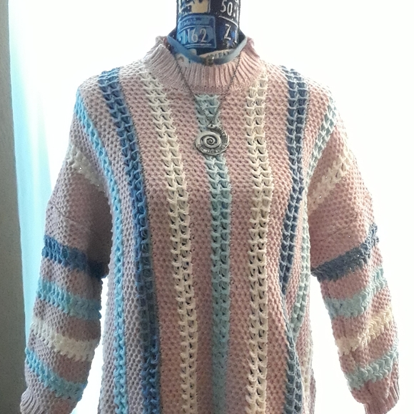 NWT- 90s Vintage Style Sweater/ One Size - Picture 2 of 3